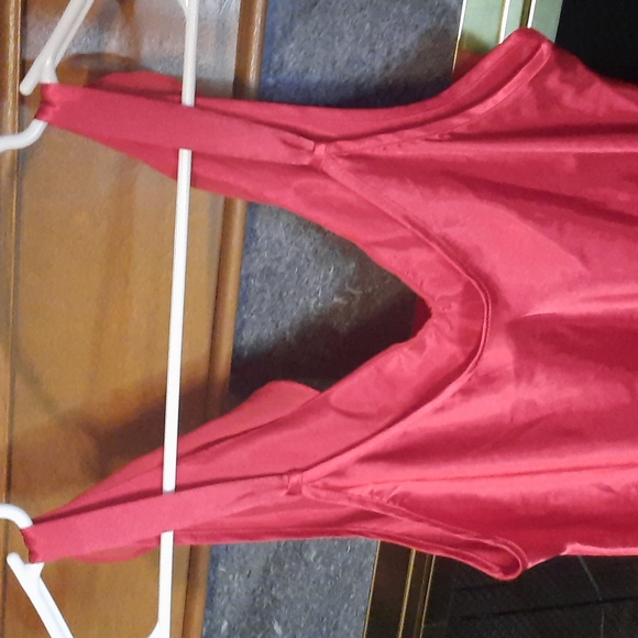Lingerie red. 100% polyester . large. wide spaghetti strap - Picture 4 of 9